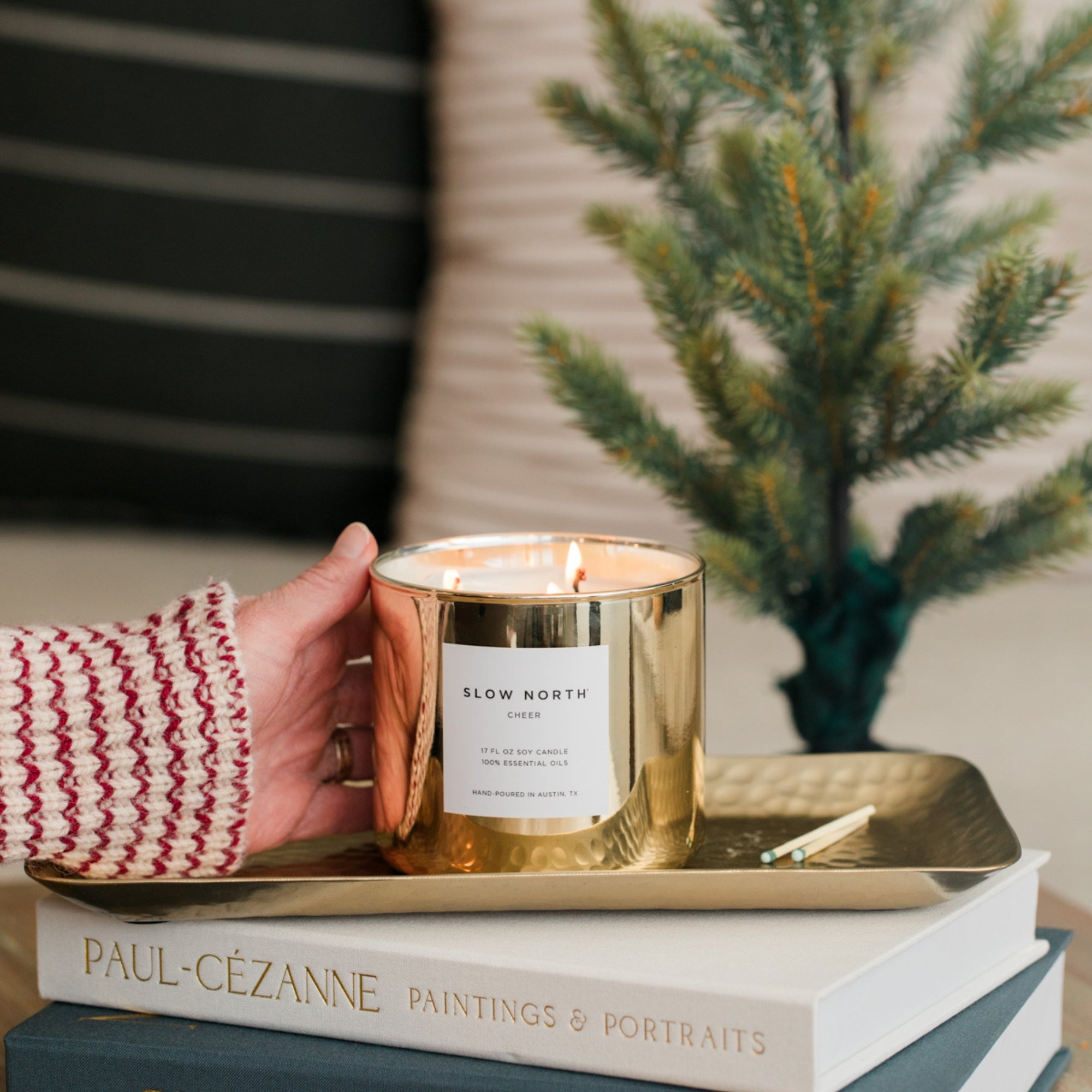 3-Wick Candle – Limited Edition Holiday Candle With Soy Wax & Gold Vessel